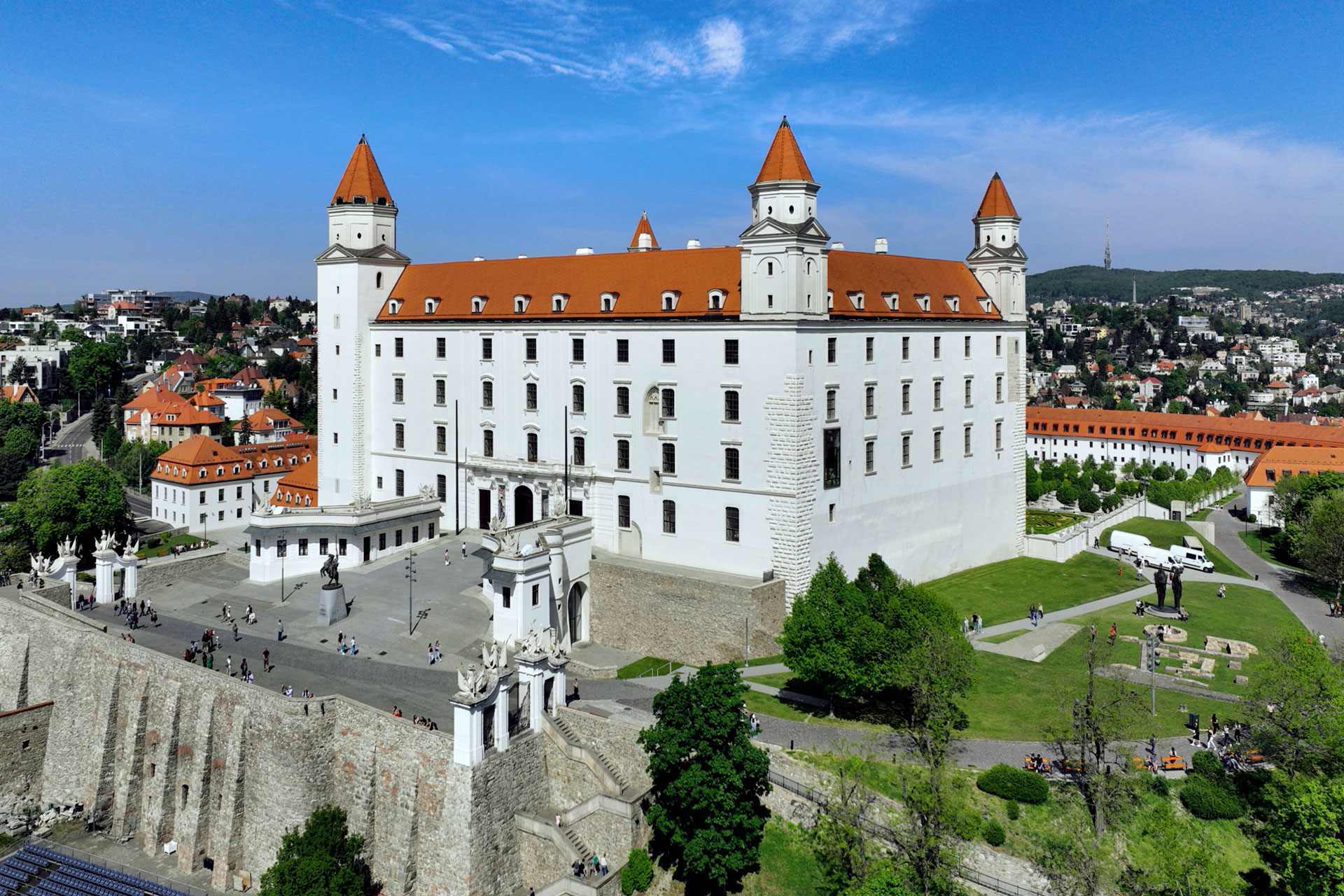 Bangladeshi workers in Slovakian automotive industry