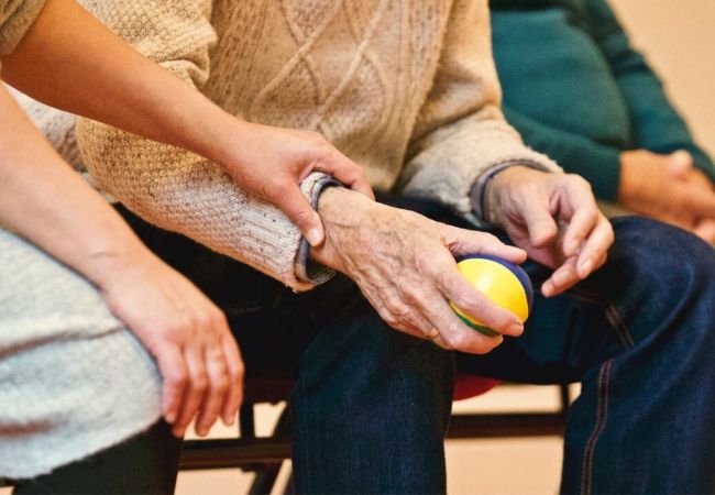 Recrutare personal asiatic in asistenta si ingrijire batrani